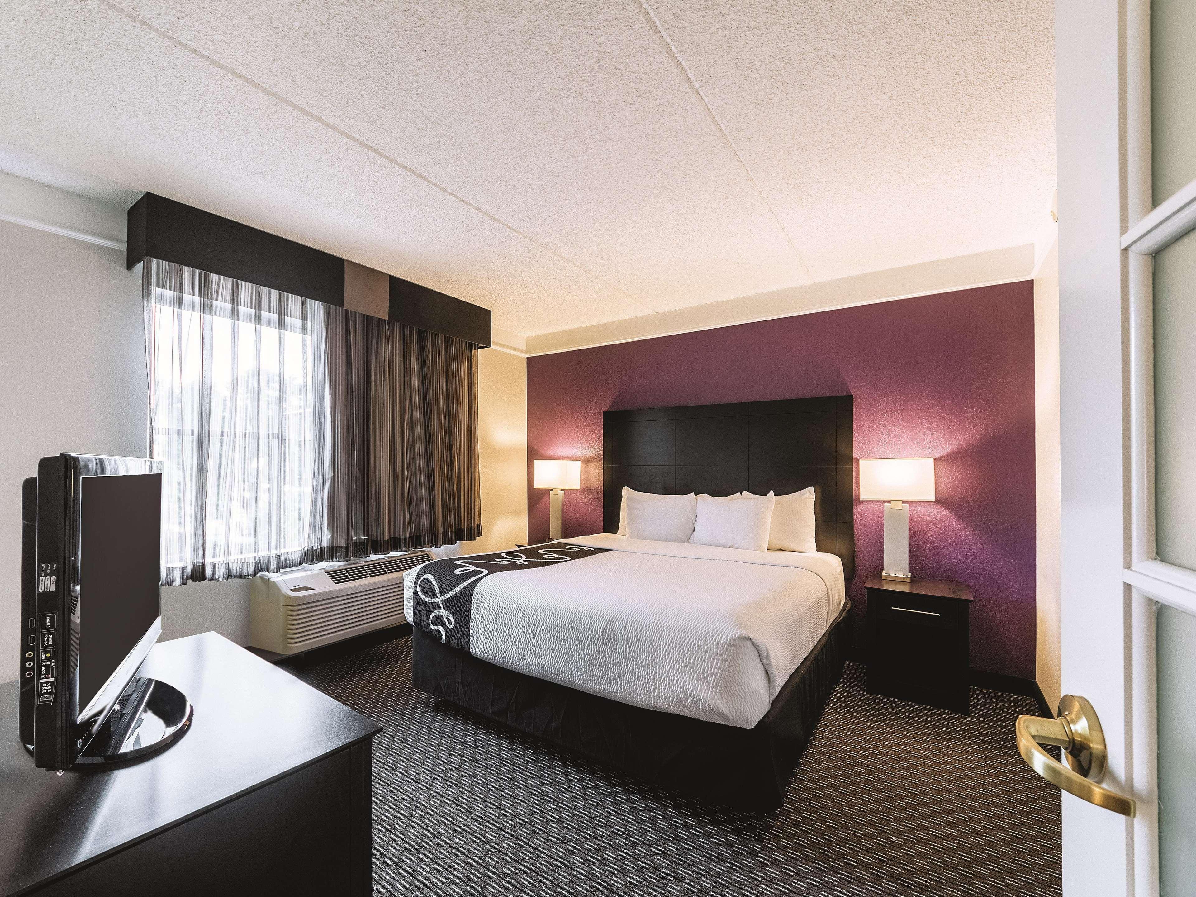 Hotel La Quinta & By Wyndham Downtown