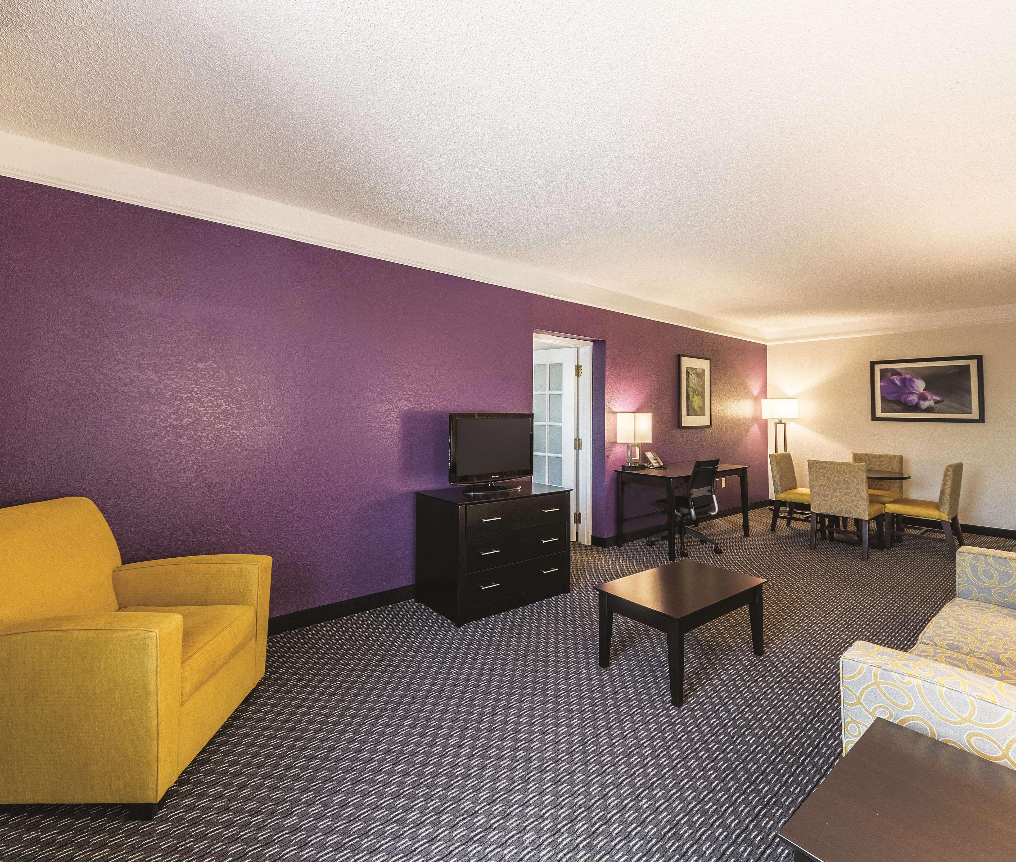 La Quinta & By Wyndham Downtown