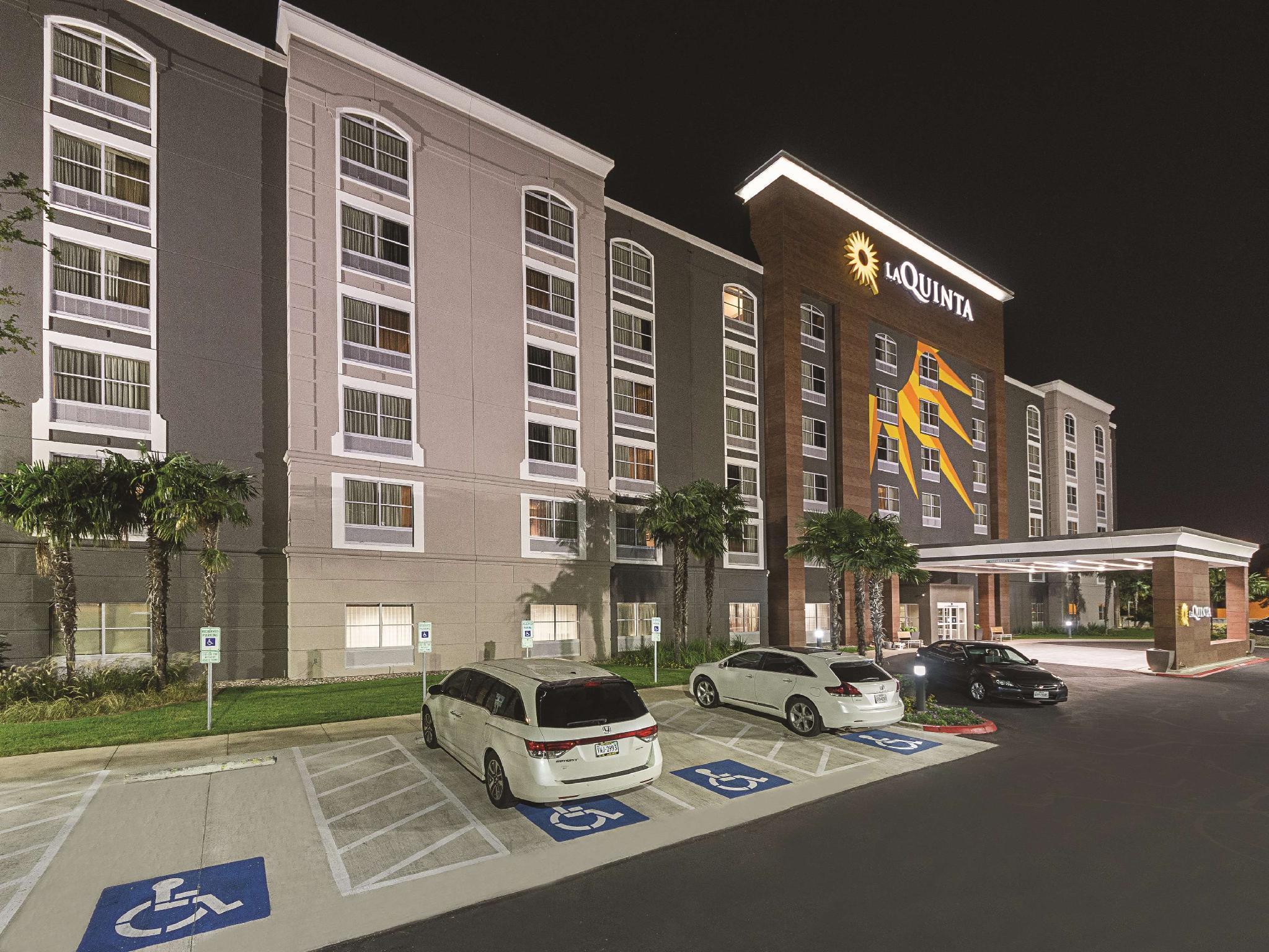 La Quinta & By Wyndham Downtown Hotel San Antonio