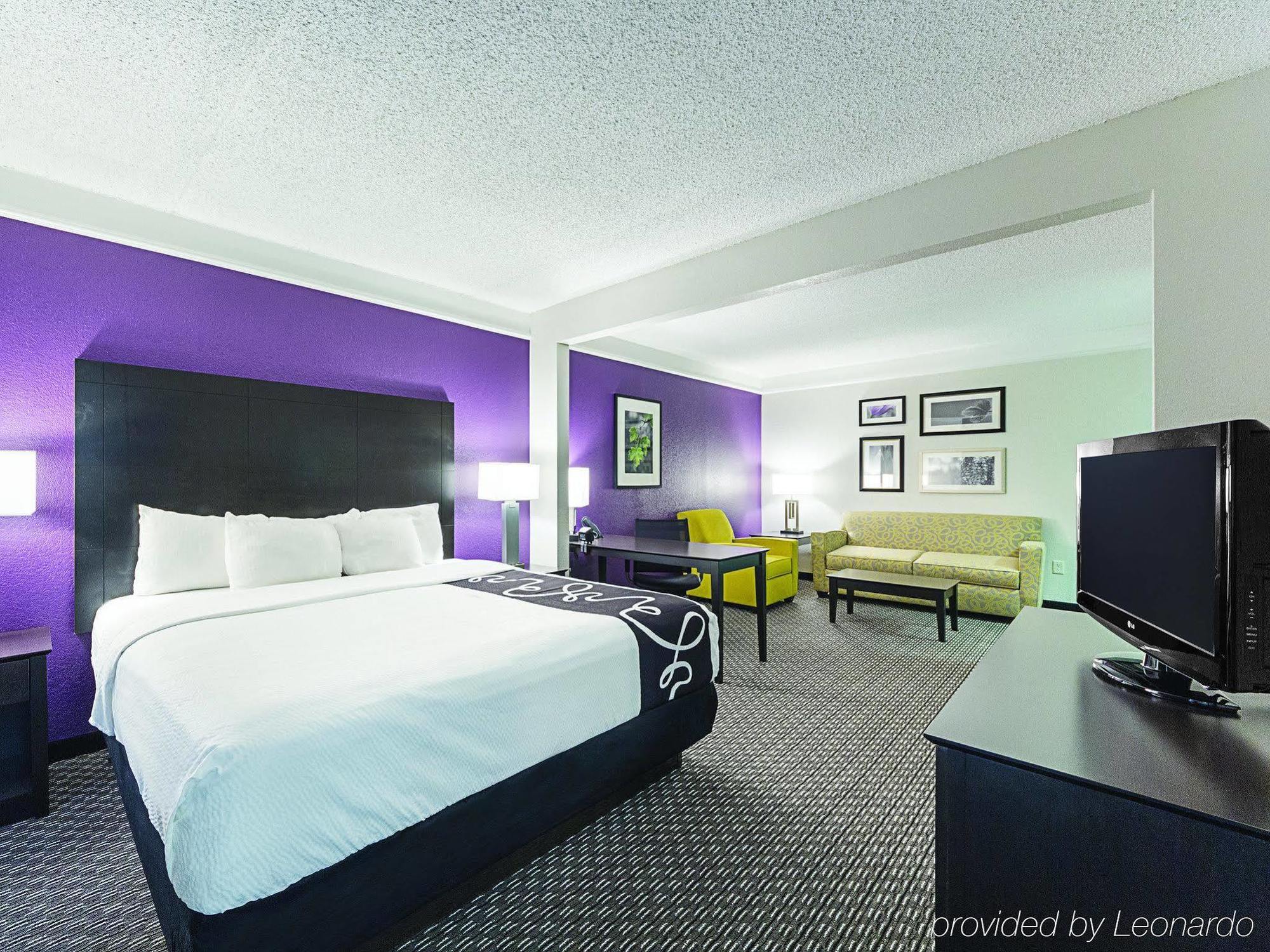La Quinta & By Wyndham Downtown